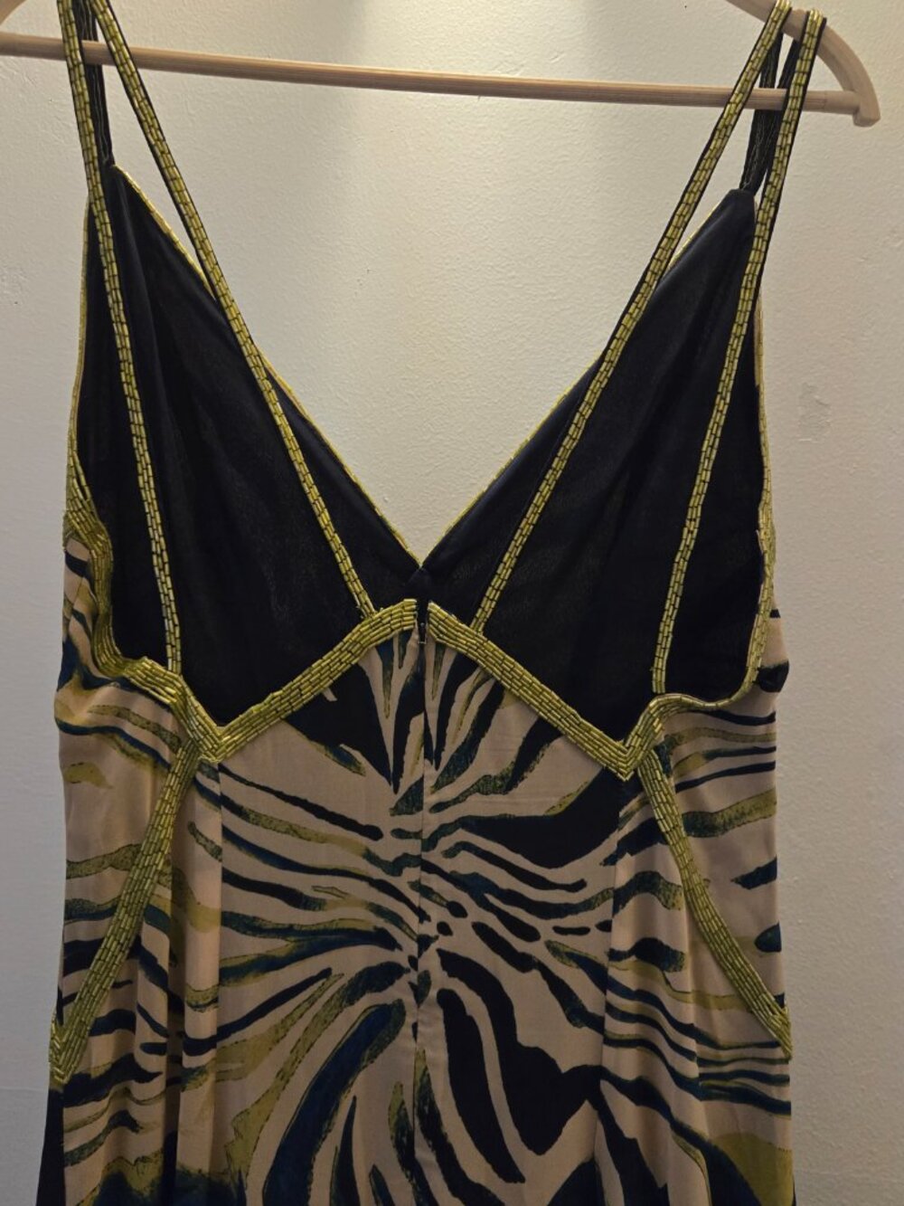Animal print, long dress with beads details - Picture 7 of 10